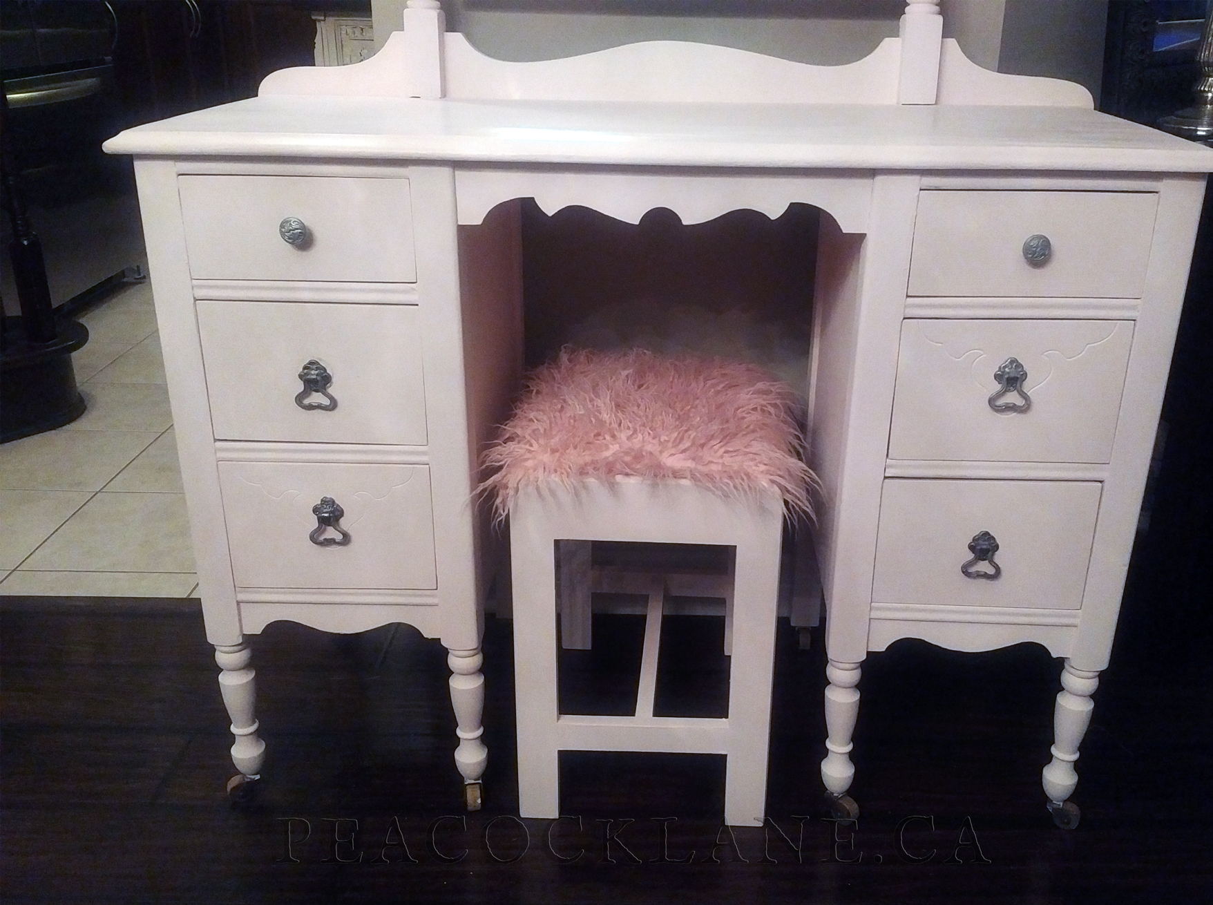 pale-pink-dressing-table-3